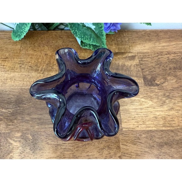 Vintage Amethyst Purple Glass Vase Applied Red Ribbon‎ Ruffled Rim - Picture 4 of 5